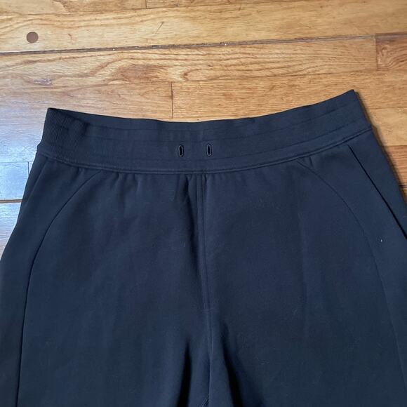 Lululemon Scuba High-Rise Short 5" - Picture 8 of 16